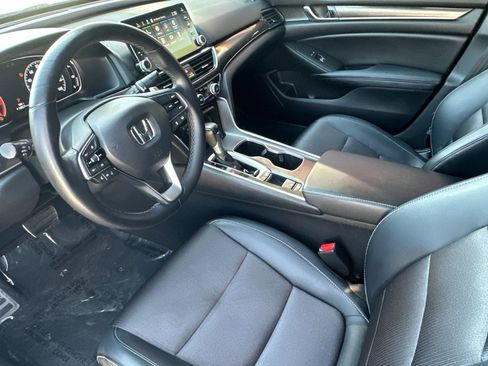 Used 2018 Honda Accord Sport image 10