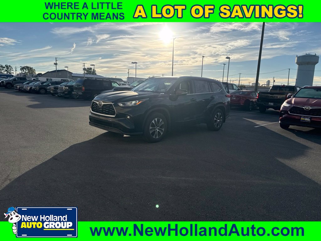 Used 2020 Toyota Highlander XLE AWD/4WD image 1