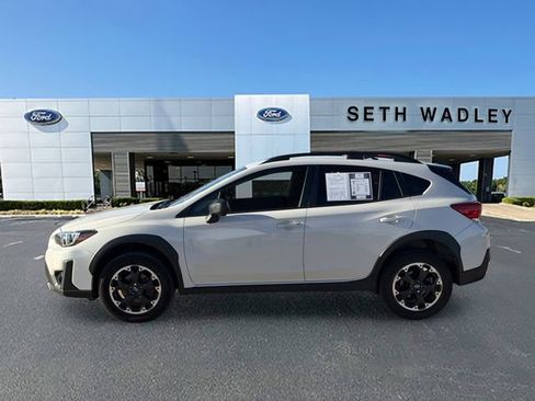 Used 2022 Subaru Crosstrek 2.0i image 4
