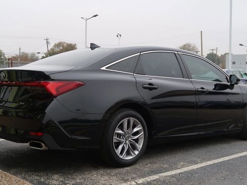 Used 2019 Toyota Avalon XLE image 14