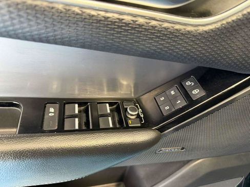 Used 2020 Land Rover Range Rover Velar R-Dynamic S image 13