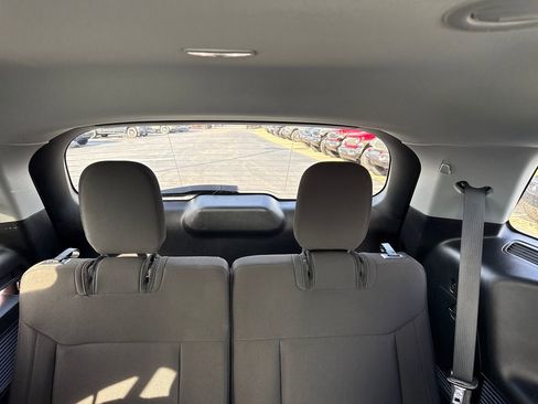 Used 2021 Ford Explorer XLT image 14