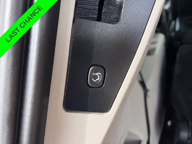 Used 2019 Dodge Grand Caravan SXT FWD image 29