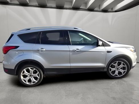 Used 2019 Ford Escape Titanium AWD/4WD image 12