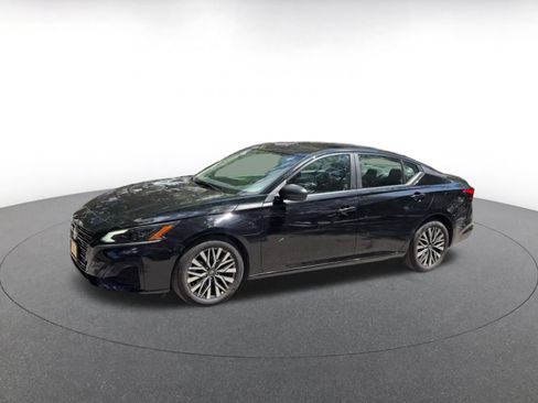 Used 2026 Nissan Altima 2.5 SV FWD image 8