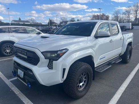 Used 2024 Toyota Tacoma TRD Sport w/ TRD Sport Upgrade Package AWD/4WD image 1