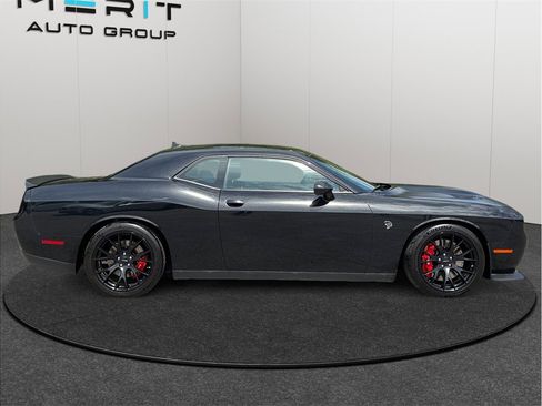 Used 2015 Dodge Challenger SRT Hellcat RWD image 10