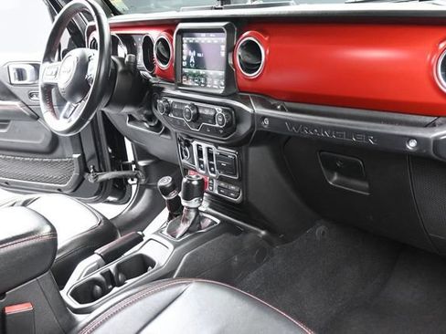 Used 2022 Jeep Wrangler Rubicon w/ LED Lighting Group AWD/4WD image 24