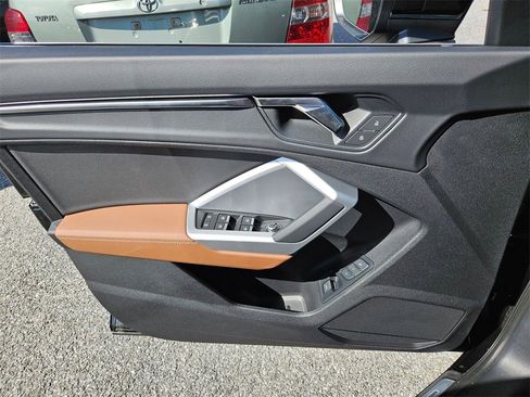 New 2025 Audi Q3 2.0T Premium image 7