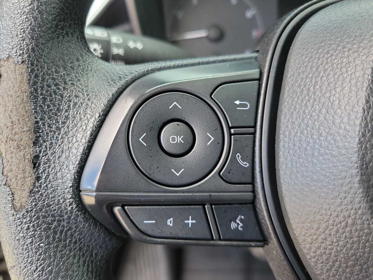 Used 2025 Toyota Corolla LE FWD image 19