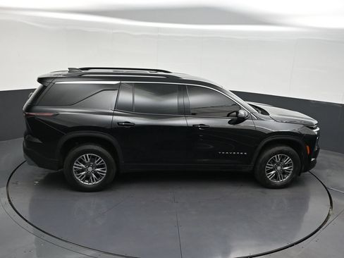 Used 2025 Chevrolet Traverse LT w/ Driver Confidence Package FWD image 22