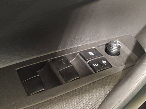 Used 2021 Toyota Corolla LE w/ Carpet Mat Package (TMS) FWD image 27