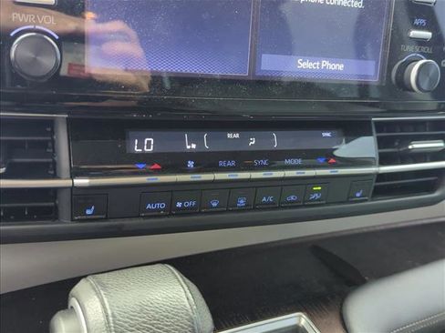 Certified 2021 Toyota Sienna XLE FWD image 20
