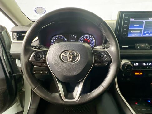 Used 2019 Toyota RAV4 XLE Premium w/ Cold Weather Package FWD image 17