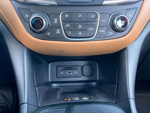 Used 2019 Chevrolet Equinox Premier image 34