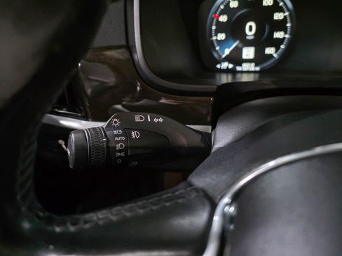 Used 2018 Volvo S90 T6 Momentum w/ Momentum Plus Package image 24