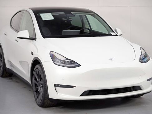 Used 2021 Tesla Model Y Long Range image 54
