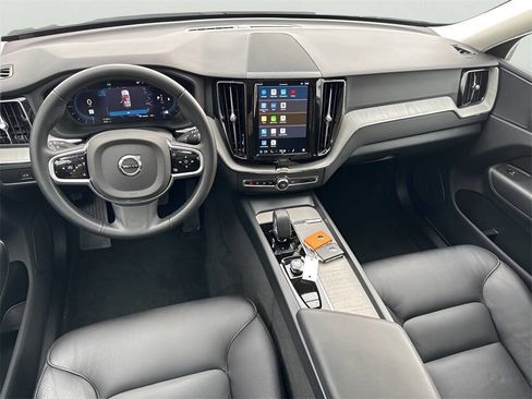 Used 2025 Volvo XC60 B5 Plus image 22