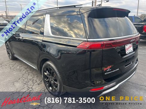 Used 2022 Kia Carnival SX Prestige image 8