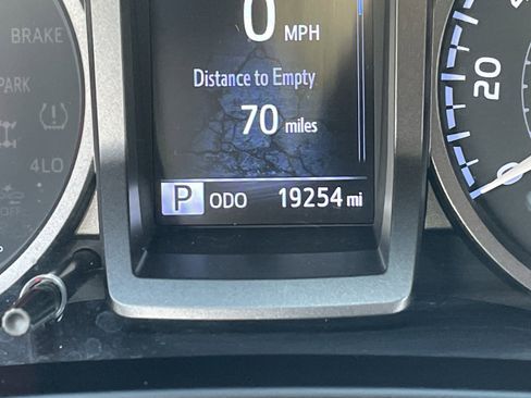 Used 2023 Toyota Tacoma TRD Sport image 30