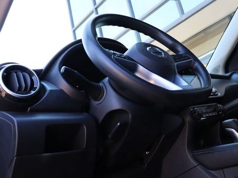 Used 2021 Nissan Kicks SV FWD image 40