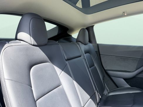 Used 2023 Tesla Model Y Performance image 41
