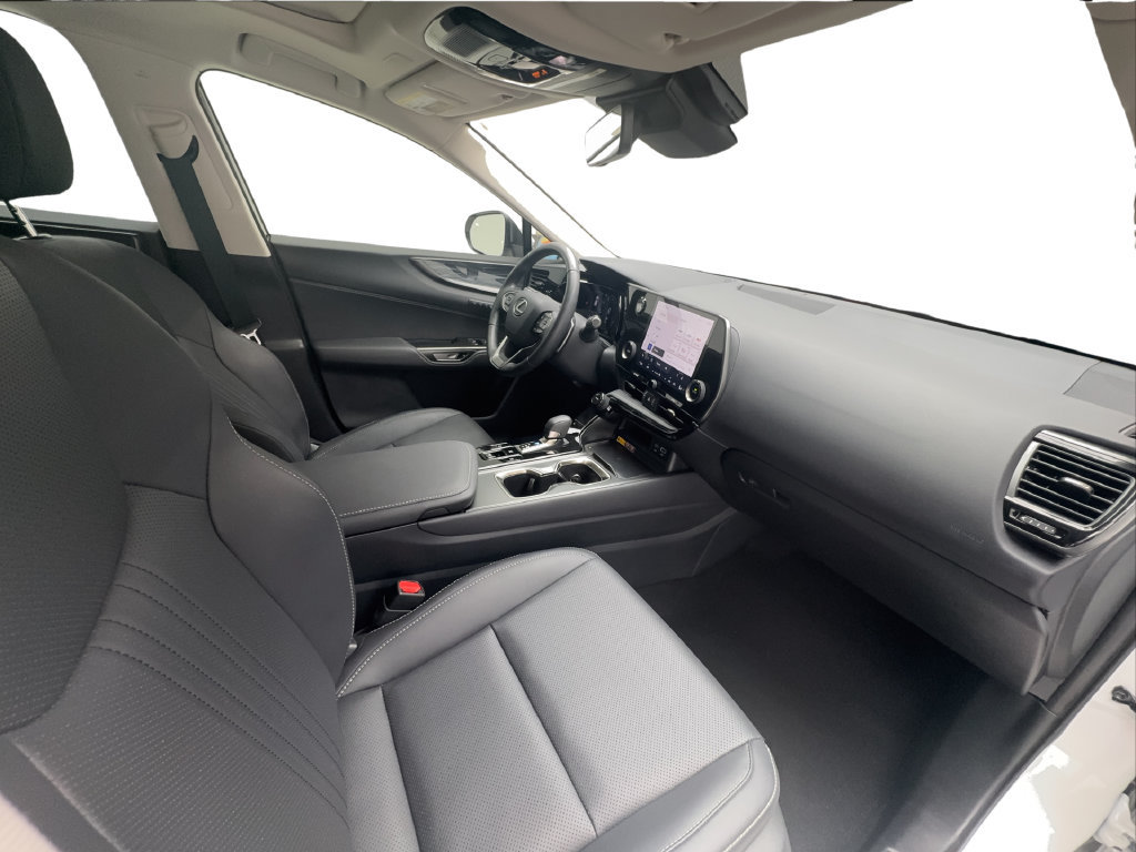 Used 2025 Lexus NX 250 FWD w/ Towing Package (2000 Lbs) image 32