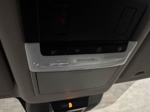 Certified 2025 Nissan Rogue SV image 24