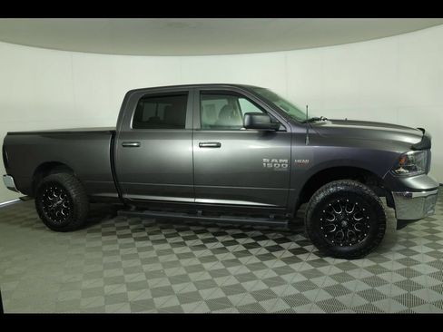 Used 2019 RAM 1500 Classic SLT AWD/4WD image 5