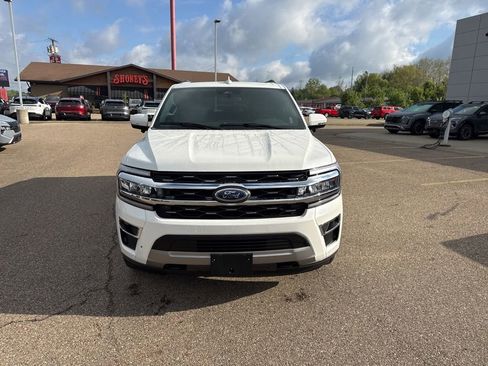 Used 2023 Ford Expedition Limited AWD/4WD image 3