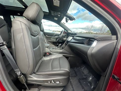 Used 2023 Cadillac XT6 Premium Luxury w/ Technology Package image 29