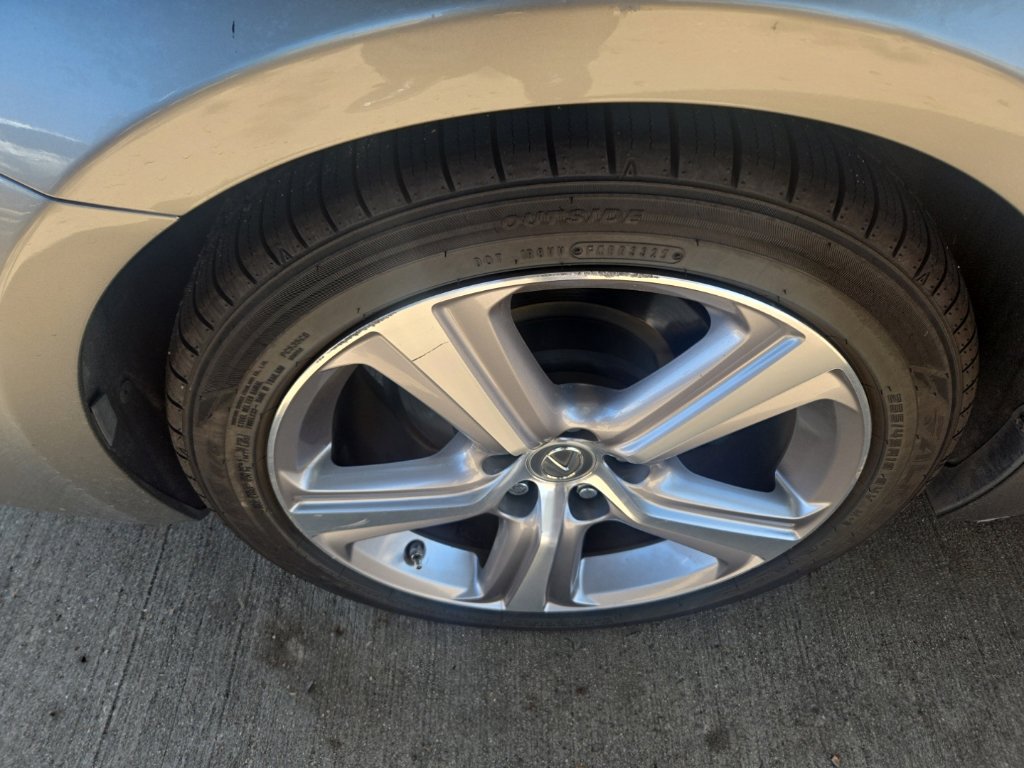 Used 2016 Lexus RC 200t RWD image 9