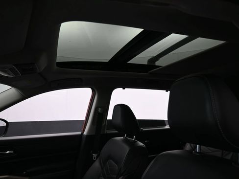 Used 2022 Nissan Pathfinder Platinum w/ Cargo Package FWD image 11