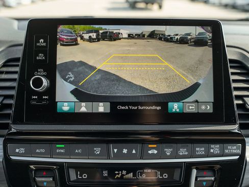 Used 2025 Honda Odyssey Elite image 39