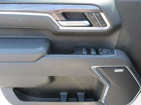 Certified 2025 Chevrolet Silverado 1500 LTZ AWD/4WD image 25