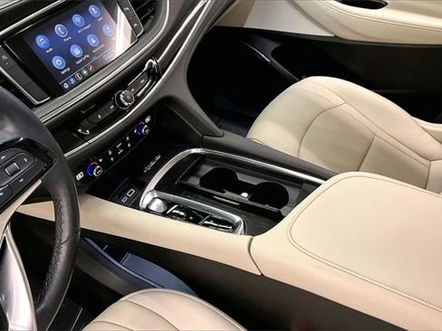 Used 2023 Buick Enclave Essence image 13