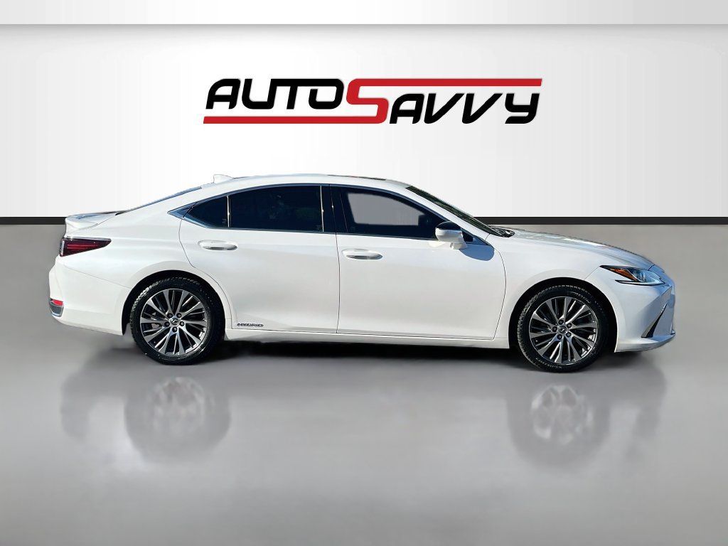 Used 2019 Lexus ES 300h w/ Premium Package FWD image 8