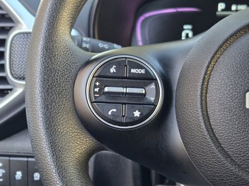 Certified 2025 Kia Soul LX image 28