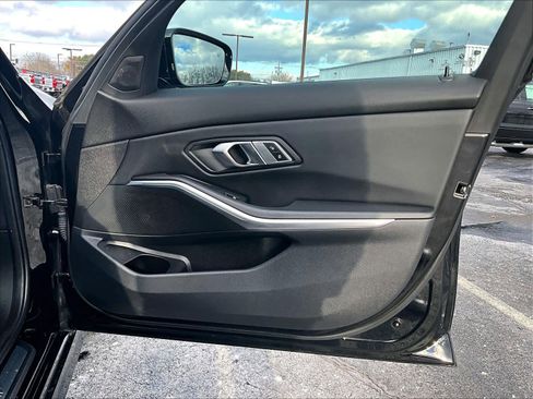 Used 2022 BMW 330i xDrive Sedan w/ Driving Assistance Package image 12