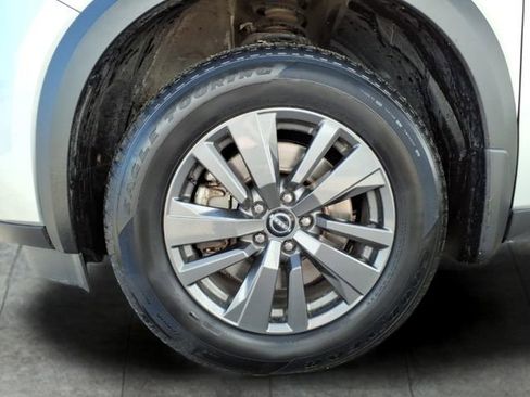 Used 2023 Nissan Pathfinder SV image 9