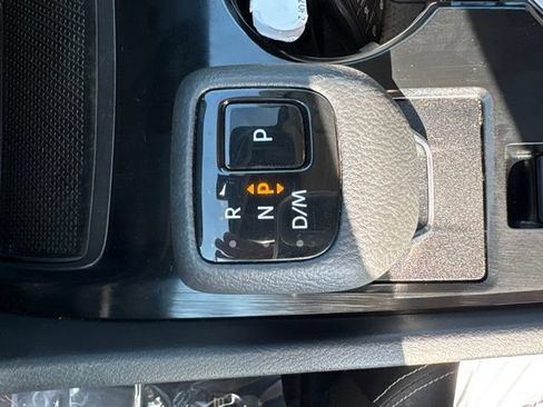 Used 2023 Nissan Rogue S AWD/4WD image 20