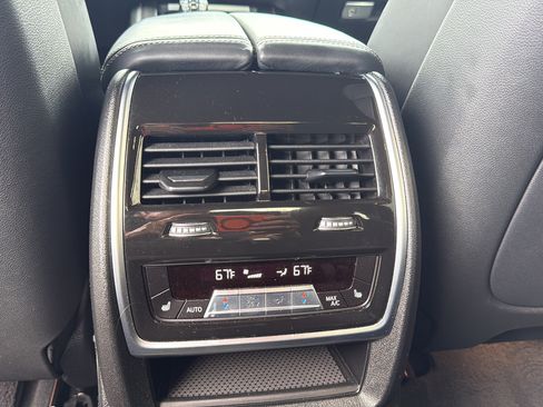Used 2021 BMW X7 M50i AWD/4WD image 16