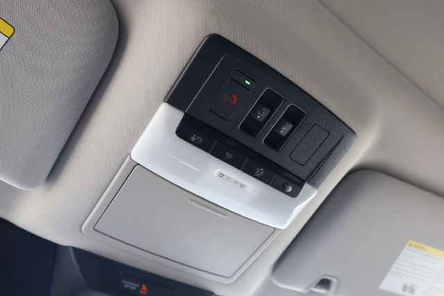Used 2025 Nissan Pathfinder SL w/ SL Premium Package AWD/4WD image 22