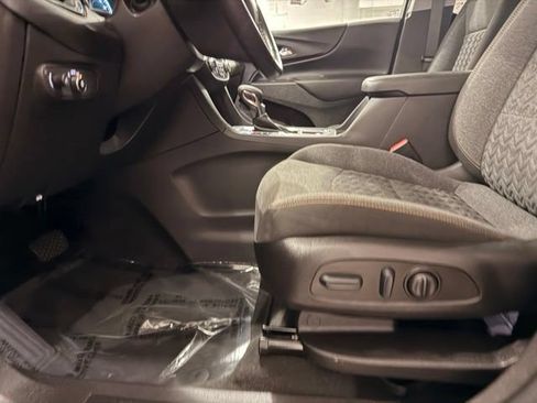 Used 2023 Chevrolet Equinox LT AWD/4WD image 9