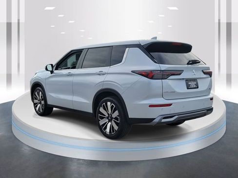 New 2026 Mitsubishi Outlander SE image 4