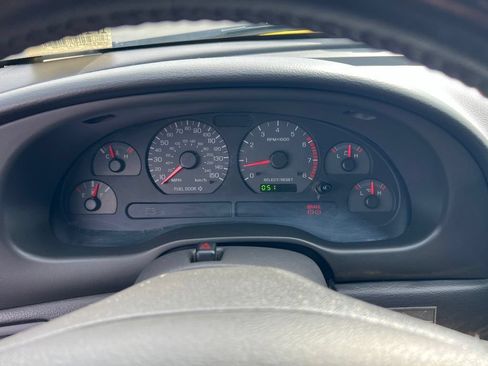Used 2001 Ford Mustang GT RWD image 16