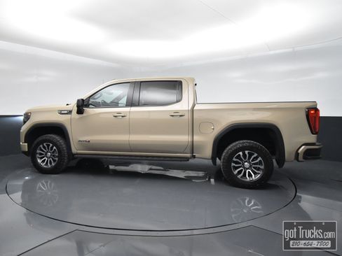Used 2023 GMC Sierra 1500 AT4 w/ AT4 Premium Package AWD/4WD image 3