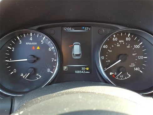 Used 2017 Nissan Rogue SV image 23