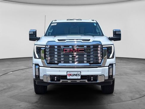 New 2026 GMC Sierra 3500 Denali w/ Denali Reserve Package AWD/4WD image 2