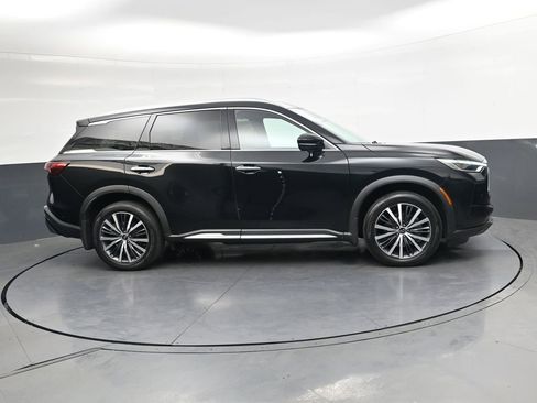 Used 2023 INFINITI QX60 Sensory w/ Vision Package AWD/4WD image 3